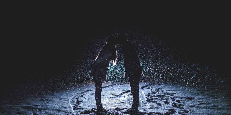 从烽火台到算法：人工智能如何重塑军事历史中的战场态势感知