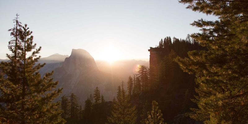 军事新闻、国防教育与现代军事装备：构建三位一体的国家安全认知体系