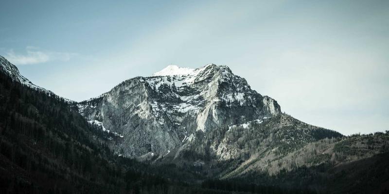 军事新闻深度解析：从近期动态看国家安全战略的演进与挑战