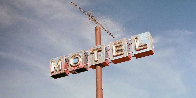 筑牢国家安全基石：军事供应链安全与关键武器装备零部件国产替代战略